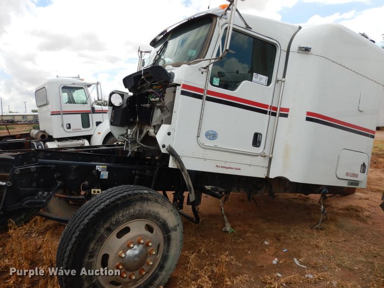 image for item DM6271 2011 Kenworth T800  truck parts