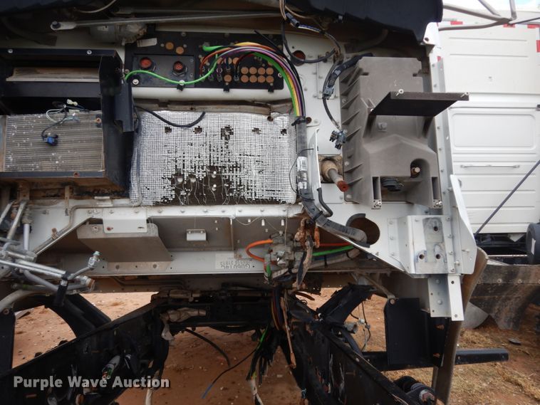 image for item DM6271 2011 Kenworth T800  truck parts