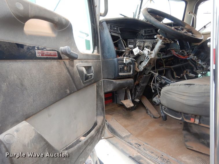 image for item DM6271 2011 Kenworth T800  truck parts