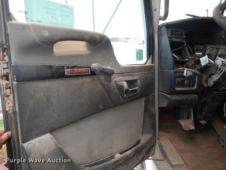 image for item DM6271 2011 Kenworth T800  truck parts