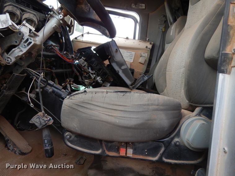 image for item DM6271 2011 Kenworth T800  truck parts