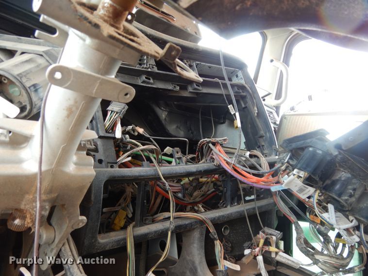 image for item DM6271 2011 Kenworth T800  truck parts