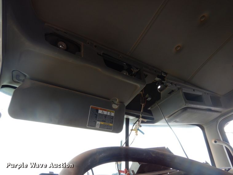 image for item DM6271 2011 Kenworth T800  truck parts