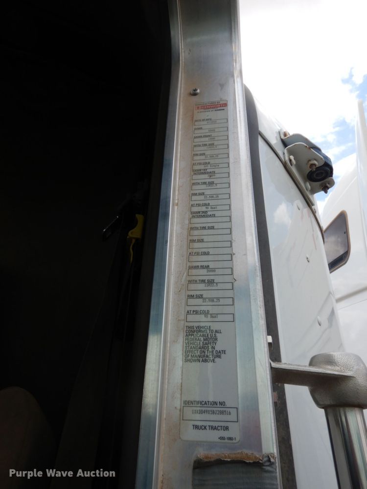 image for item DM6271 2011 Kenworth T800  truck parts