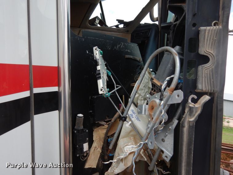 image for item DM6271 2011 Kenworth T800  truck parts