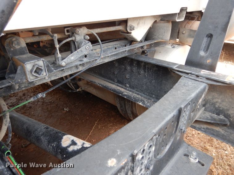 image for item DM6272 2013 Volvo VNL  semi truck cab and chassis