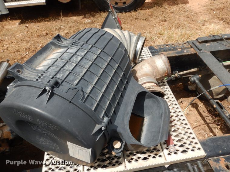 image for item DM6272 2013 Volvo VNL  semi truck cab and chassis