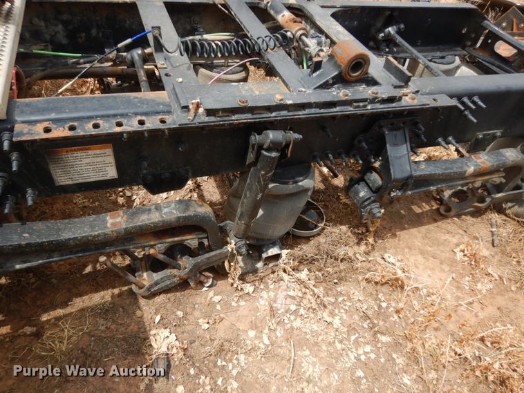 image for item DM6272 2013 Volvo VNL  semi truck cab and chassis