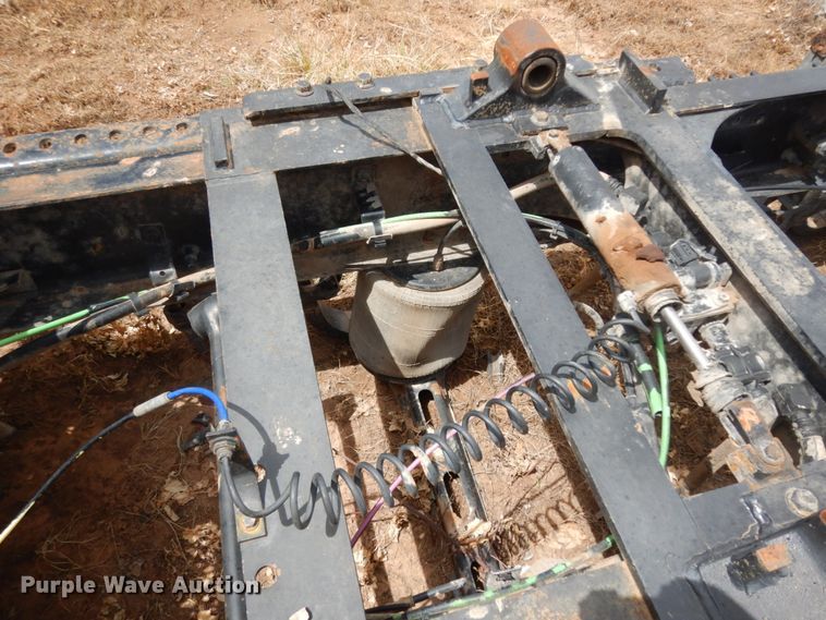 image for item DM6272 2013 Volvo VNL  semi truck cab and chassis