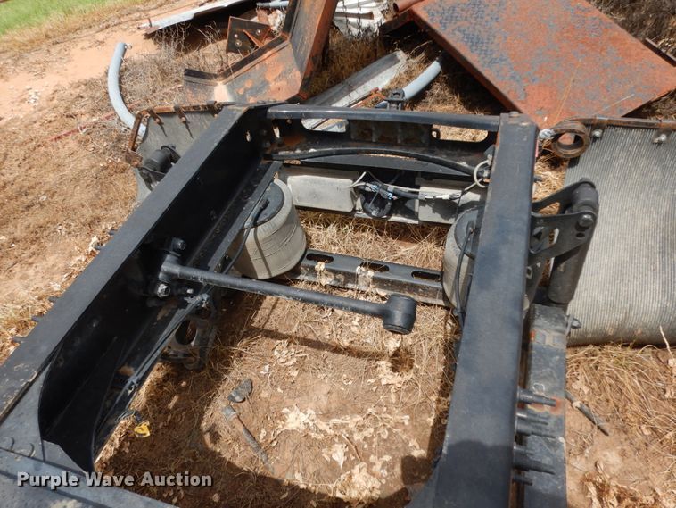 image for item DM6272 2013 Volvo VNL  semi truck cab and chassis