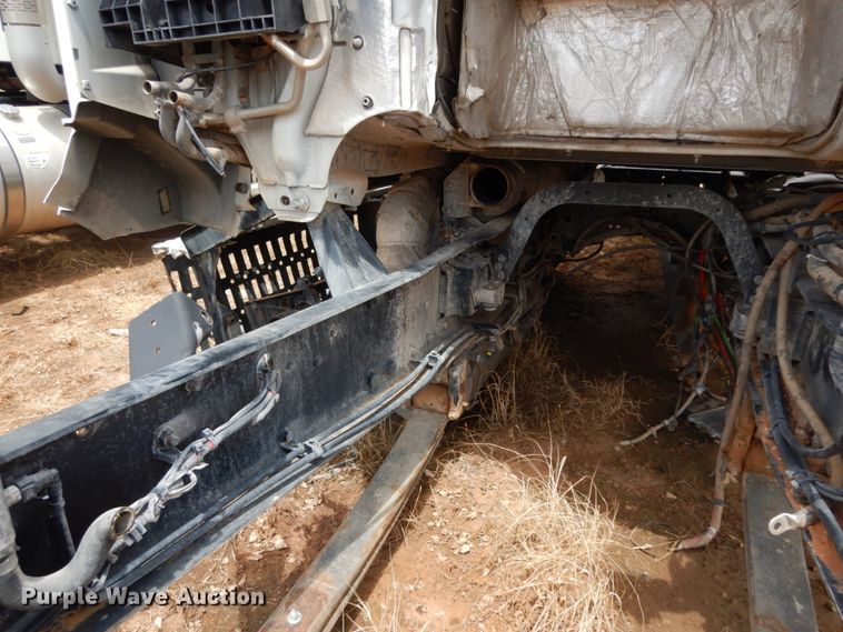 image for item DM6272 2013 Volvo VNL  semi truck cab and chassis