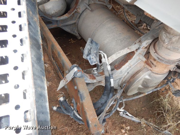 image for item DM6272 2013 Volvo VNL  semi truck cab and chassis