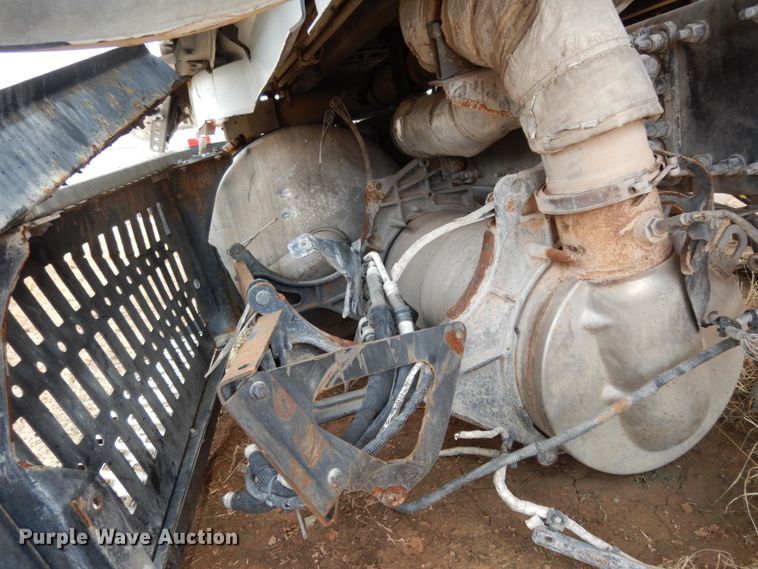 image for item DM6272 2013 Volvo VNL  semi truck cab and chassis