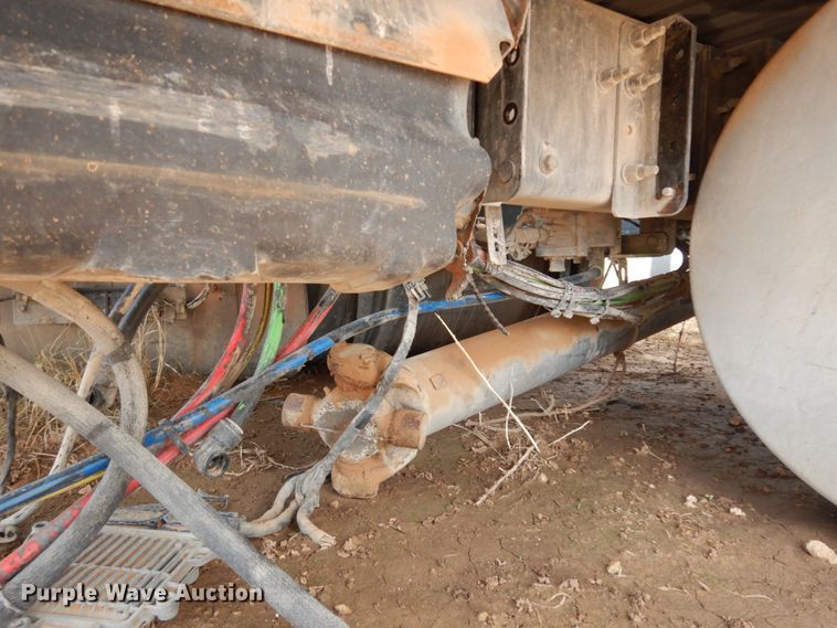 image for item DM6272 2013 Volvo VNL  semi truck cab and chassis