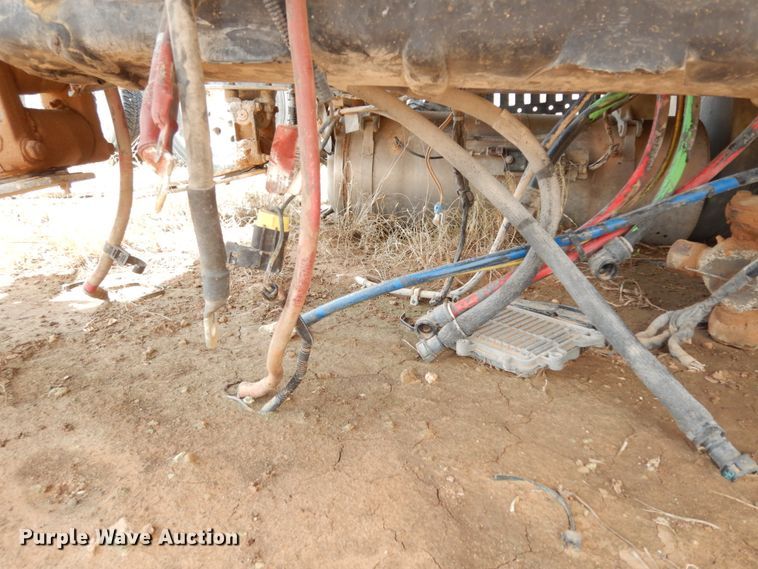 image for item DM6272 2013 Volvo VNL  semi truck cab and chassis