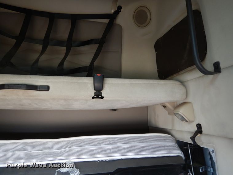 image for item DM6272 2013 Volvo VNL  semi truck cab and chassis