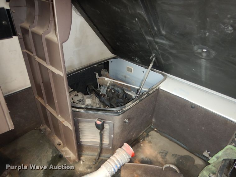 image for item DM6272 2013 Volvo VNL  semi truck cab and chassis