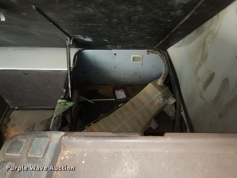 image for item DM6272 2013 Volvo VNL  semi truck cab and chassis