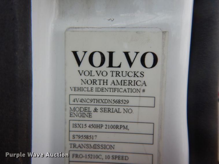 image for item DM6272 2013 Volvo VNL  semi truck cab and chassis