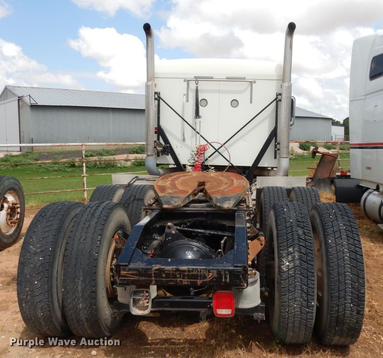 image for item DM6273 2014 Mack CHU600  semi truck