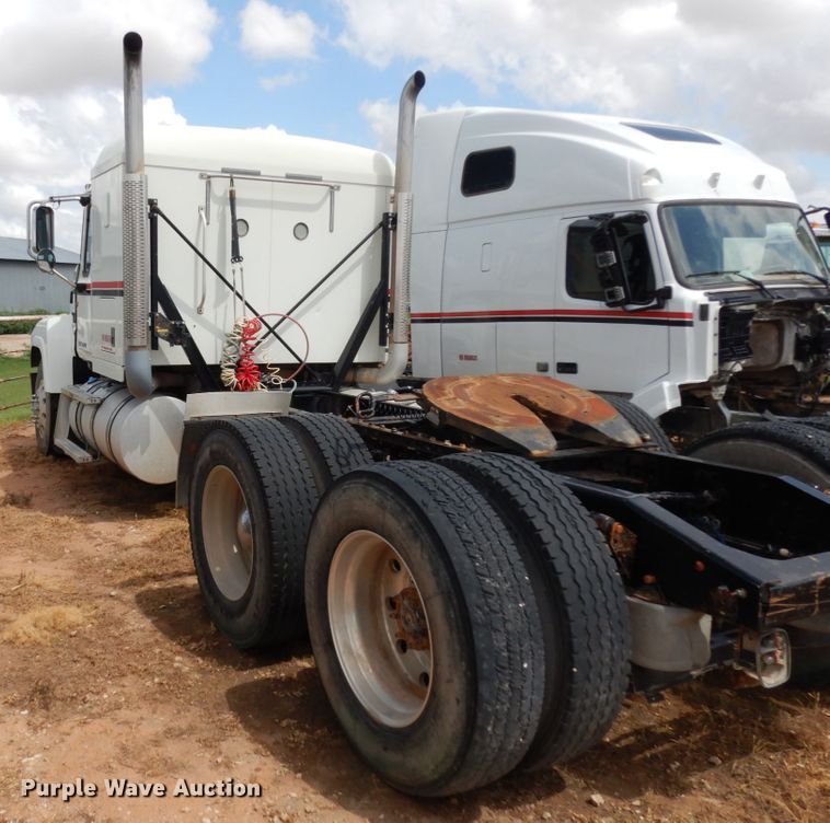 image for item DM6273 2014 Mack CHU600  semi truck