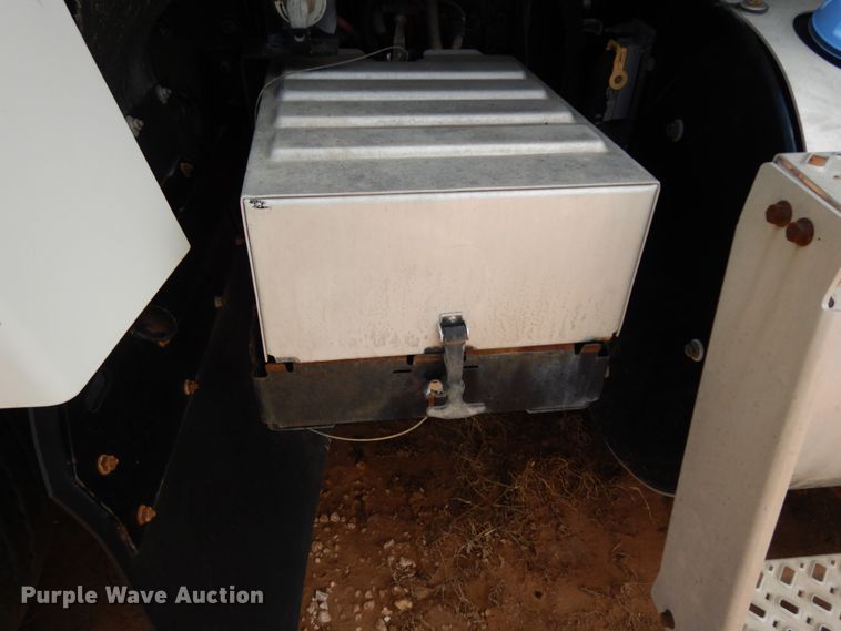 image for item DM6273 2014 Mack CHU600  semi truck