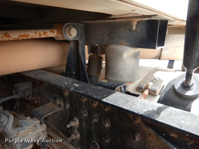 image for item DM6273 2014 Mack CHU600  semi truck