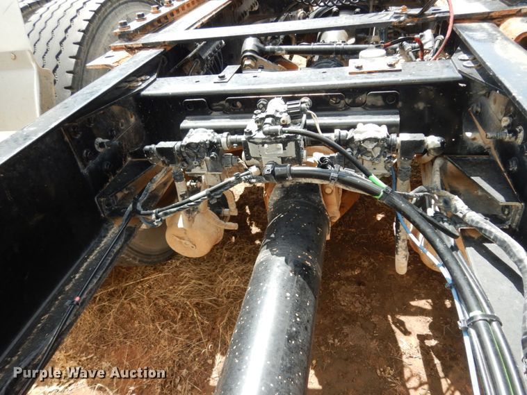 image for item DM6273 2014 Mack CHU600  semi truck