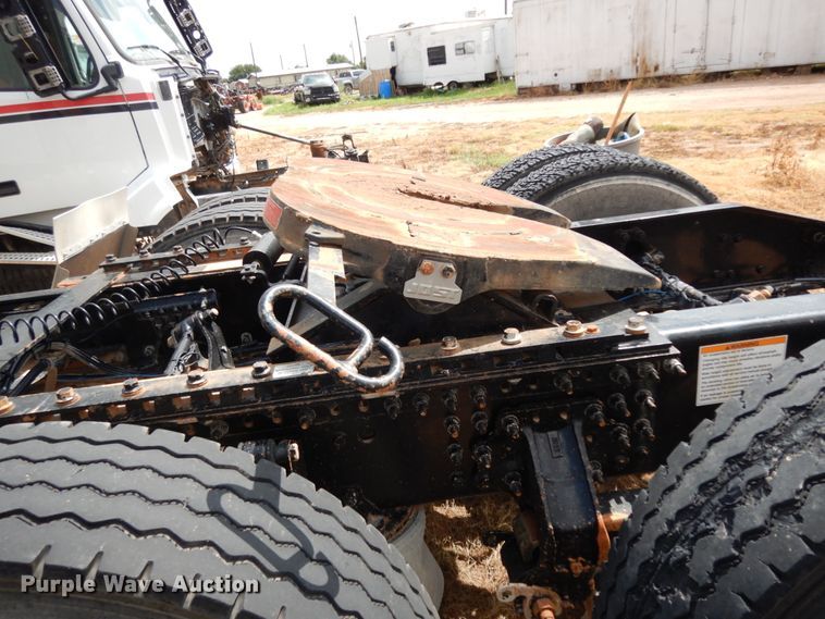 image for item DM6273 2014 Mack CHU600  semi truck