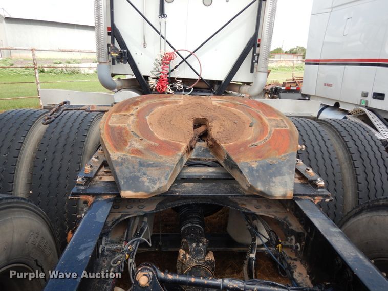 image for item DM6273 2014 Mack CHU600  semi truck