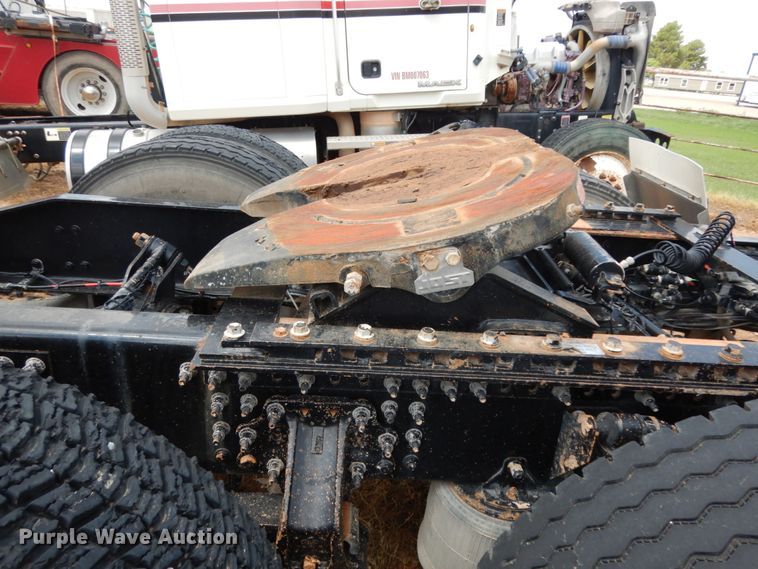 image for item DM6273 2014 Mack CHU600  semi truck