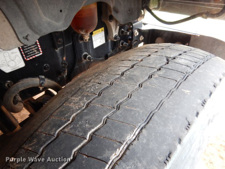 image for item DM6273 2014 Mack CHU600  semi truck