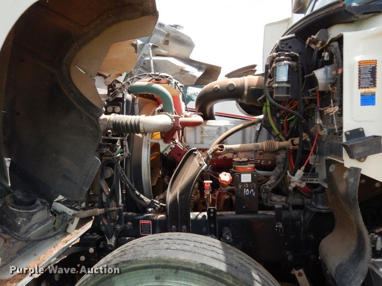 image for item DM6273 2014 Mack CHU600  semi truck