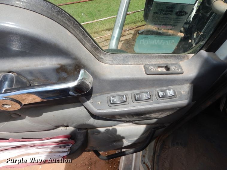 image for item DM6273 2014 Mack CHU600  semi truck