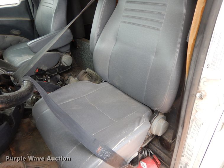 image for item DM6273 2014 Mack CHU600  semi truck