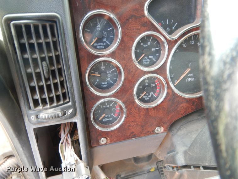 image for item DM6273 2014 Mack CHU600  semi truck