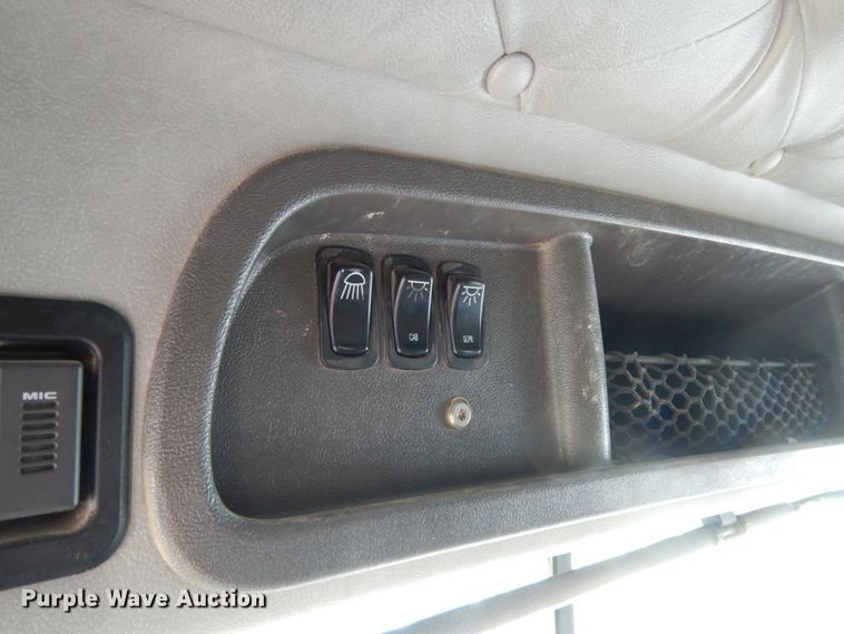 image for item DM6273 2014 Mack CHU600  semi truck