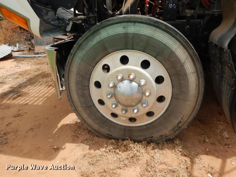 image for item DM6273 2014 Mack CHU600  semi truck