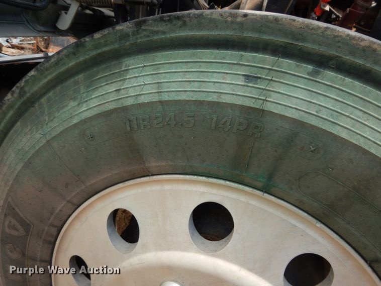 image for item DM6273 2014 Mack CHU600  semi truck