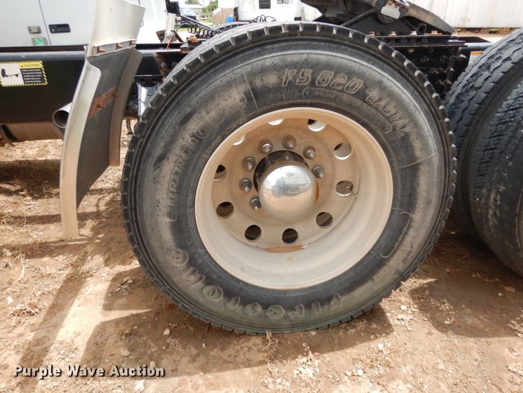 image for item DM6273 2014 Mack CHU600  semi truck