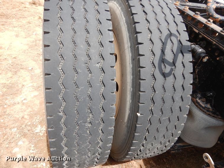 image for item DM6273 2014 Mack CHU600  semi truck