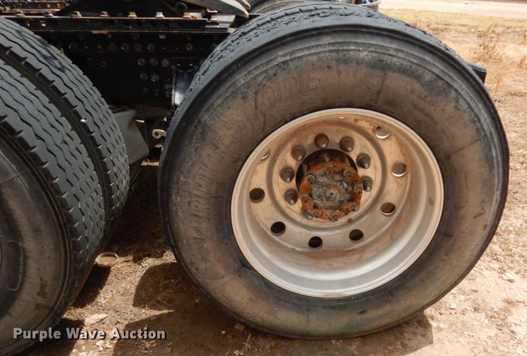 image for item DM6273 2014 Mack CHU600  semi truck