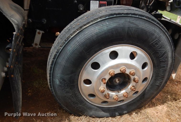 image for item DM6273 2014 Mack CHU600  semi truck