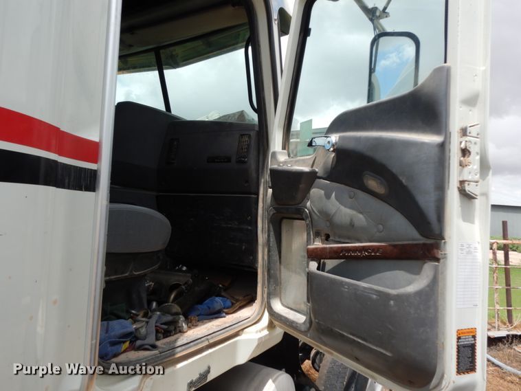 image for item DM6273 2014 Mack CHU600  semi truck