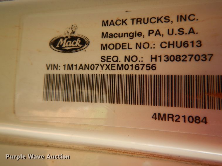 image for item DM6273 2014 Mack CHU600  semi truck