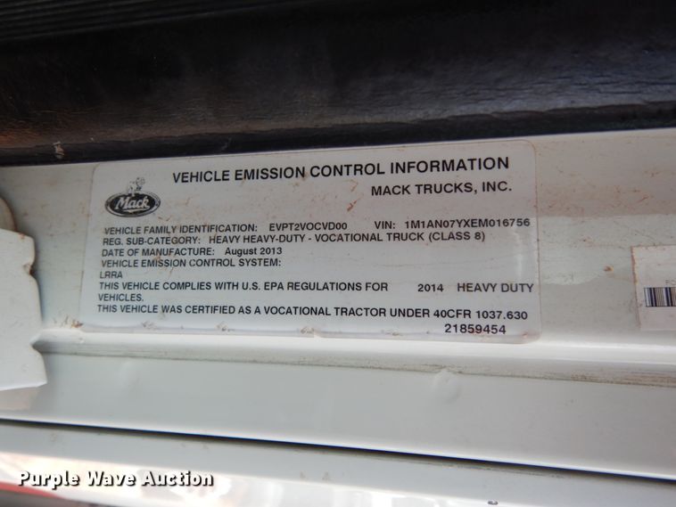 image for item DM6273 2014 Mack CHU600  semi truck