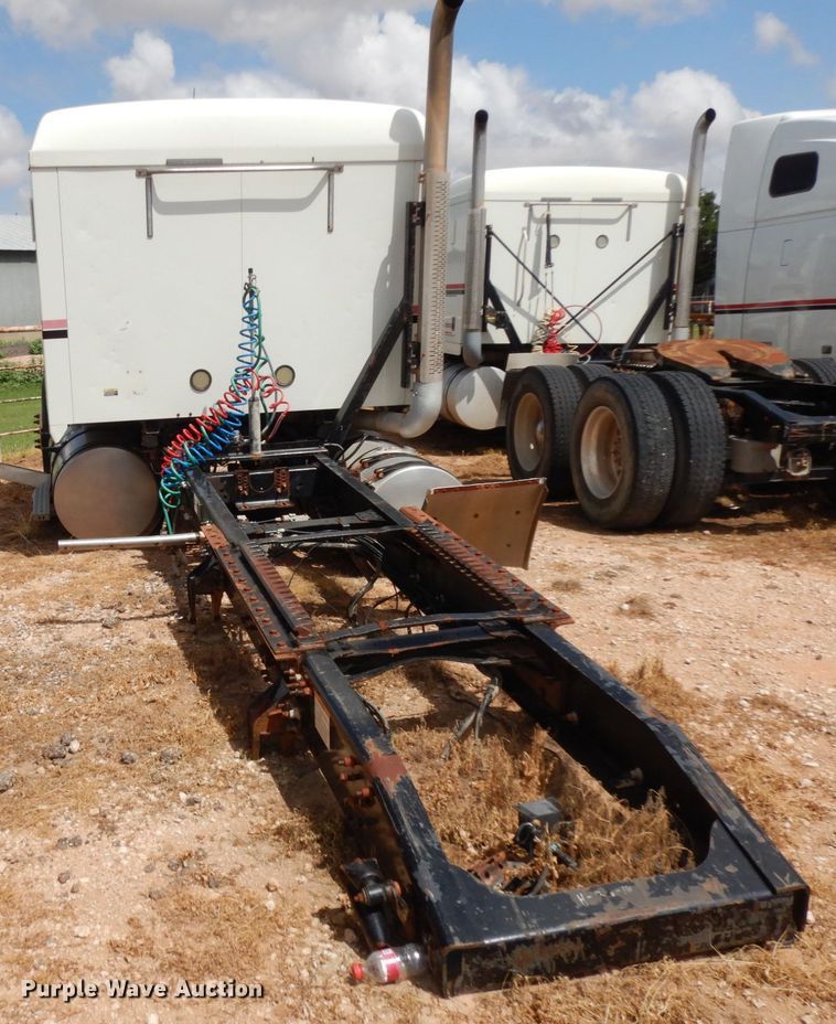 image for item DM6274 2011 Mack CHU613  semi truck cab and chassis