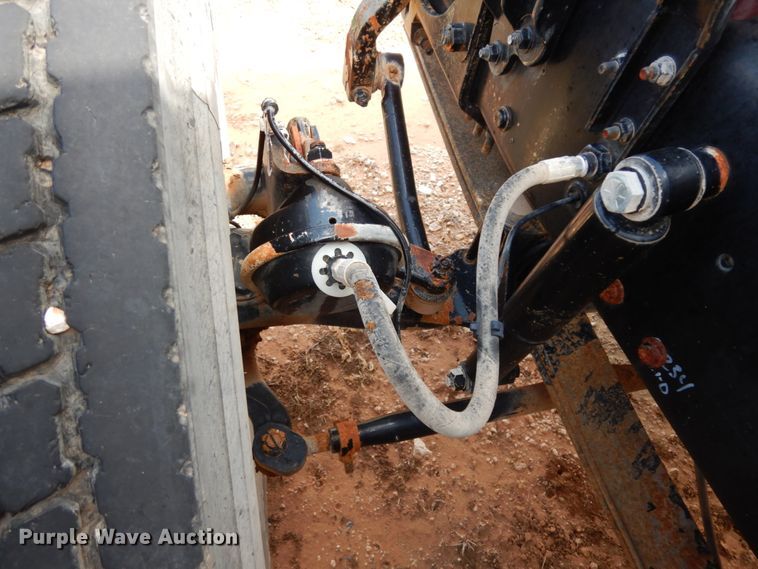 image for item DM6274 2011 Mack CHU613  semi truck cab and chassis