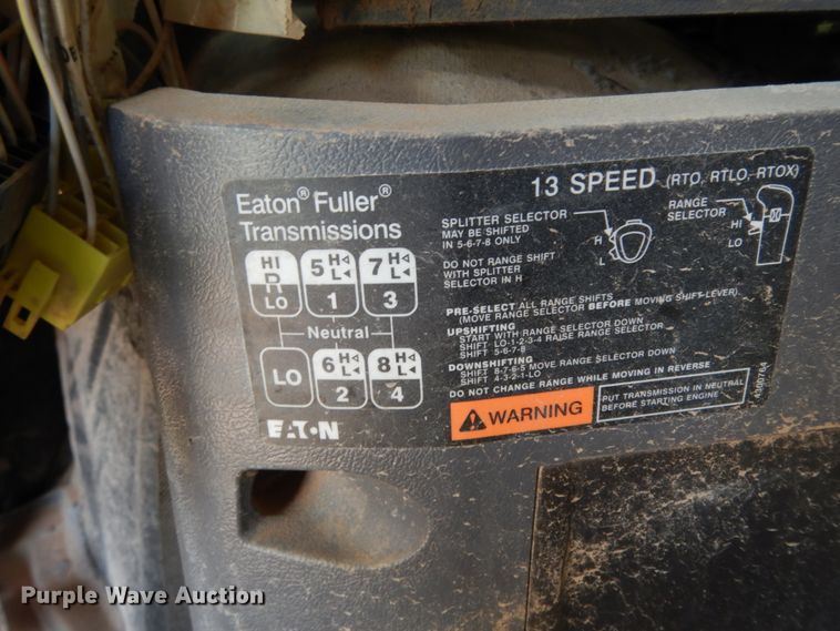 image for item DM6274 2011 Mack CHU613  semi truck cab and chassis