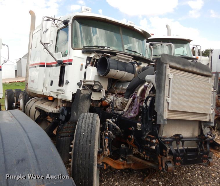 image for item DM6276 2010 Mack CHU613  semi truck